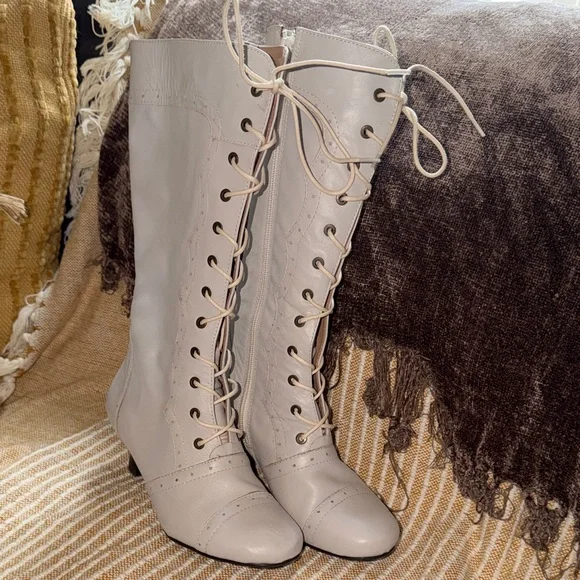 ArrayVintage Cream Lace-Up Knee Boot with Scalloped Trim